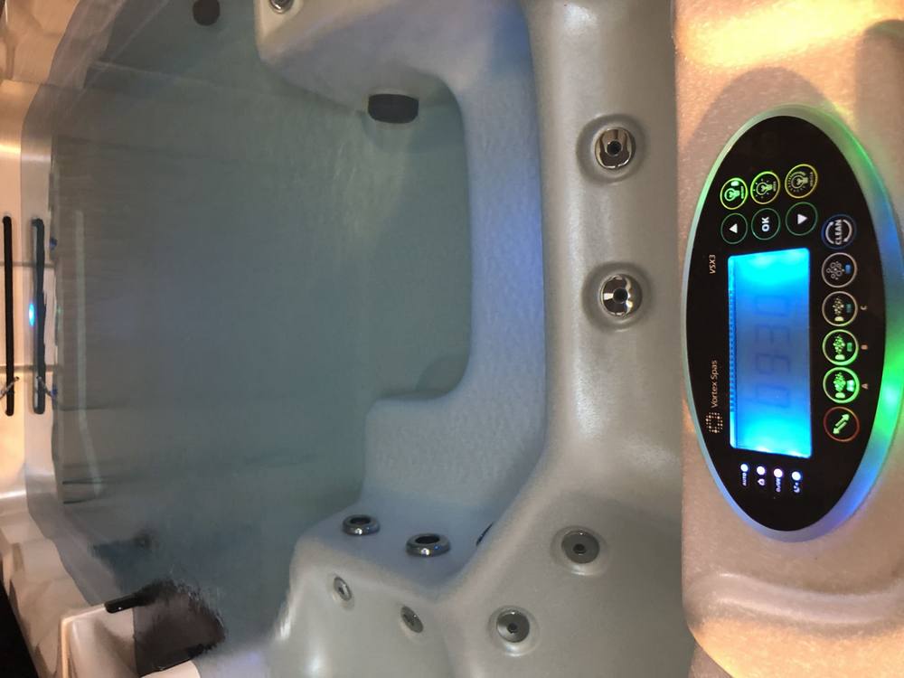 plavatelnyy_spa_basseyn_vortex_spas_aquagym_max_exterme_12.jpeg